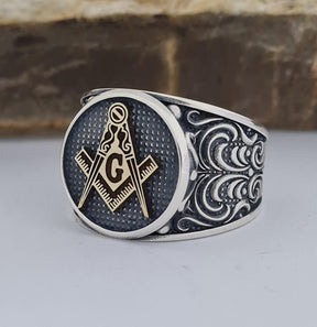Master Mason Blue Lodge Ring - Compass & Square, Black Onyx - Bricks Masons