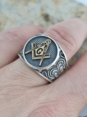 Master Mason Blue Lodge Ring - Compass & Square, Black Onyx - Bricks Masons