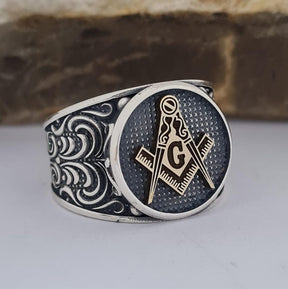Master Mason Blue Lodge Ring - Compass & Square, Black Onyx - Bricks Masons