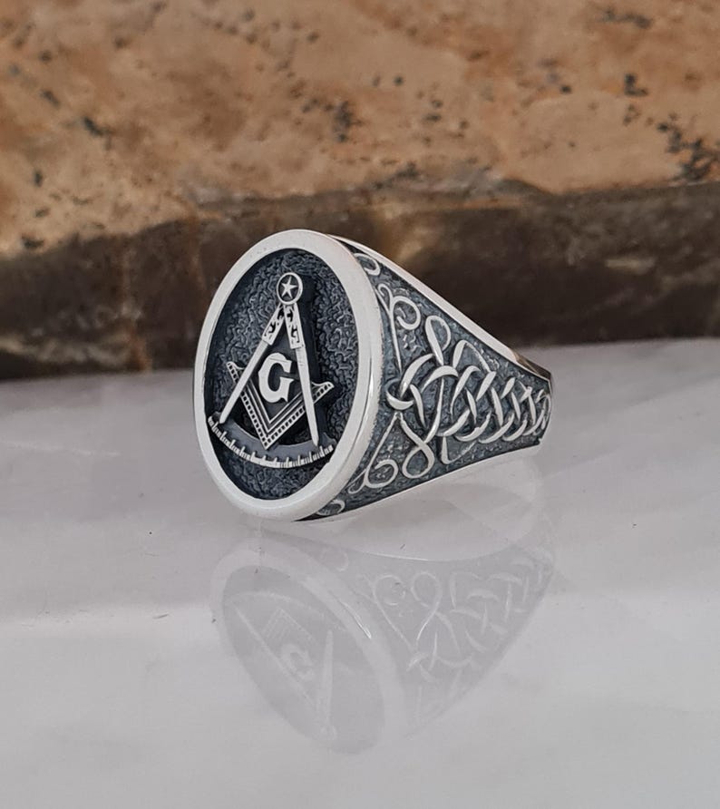 Master Mason Blue Lodge Ring - Sterling Silver Celtic Knotwork - Bricks Masons