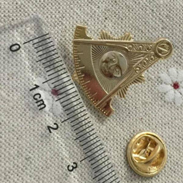 Past Master Blue Lodge Lapel Pin - Gold Plated - Bricks Masons